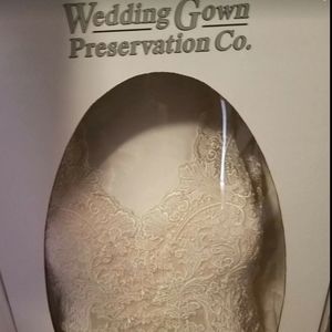 Wedding gown